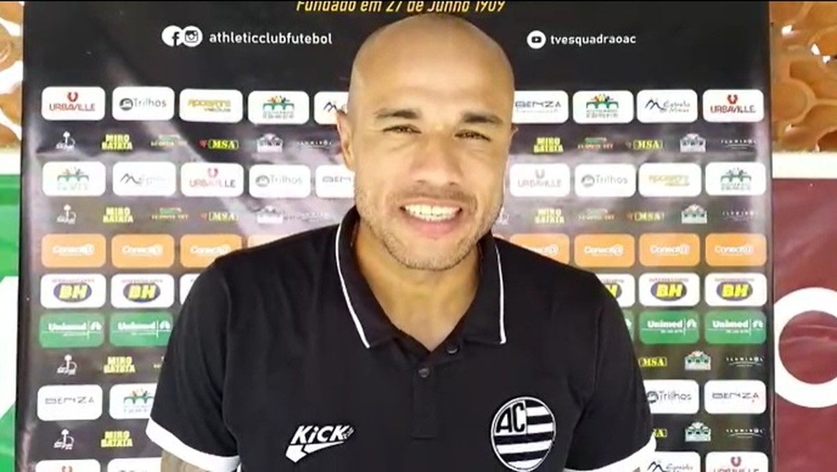 Roger busca acesso à Serie C com experiência no Botafogo e Corinthians.