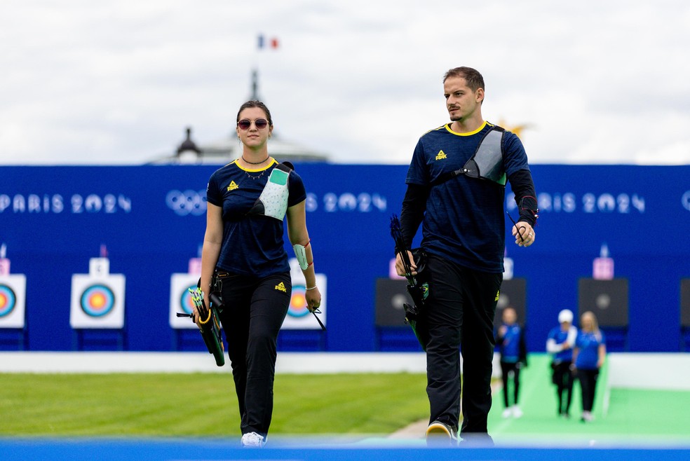 Ana Luiza Caetano e Marcus D'Almeida treinaram nesta terça em Paris — Foto: Miriam Jeske/COB