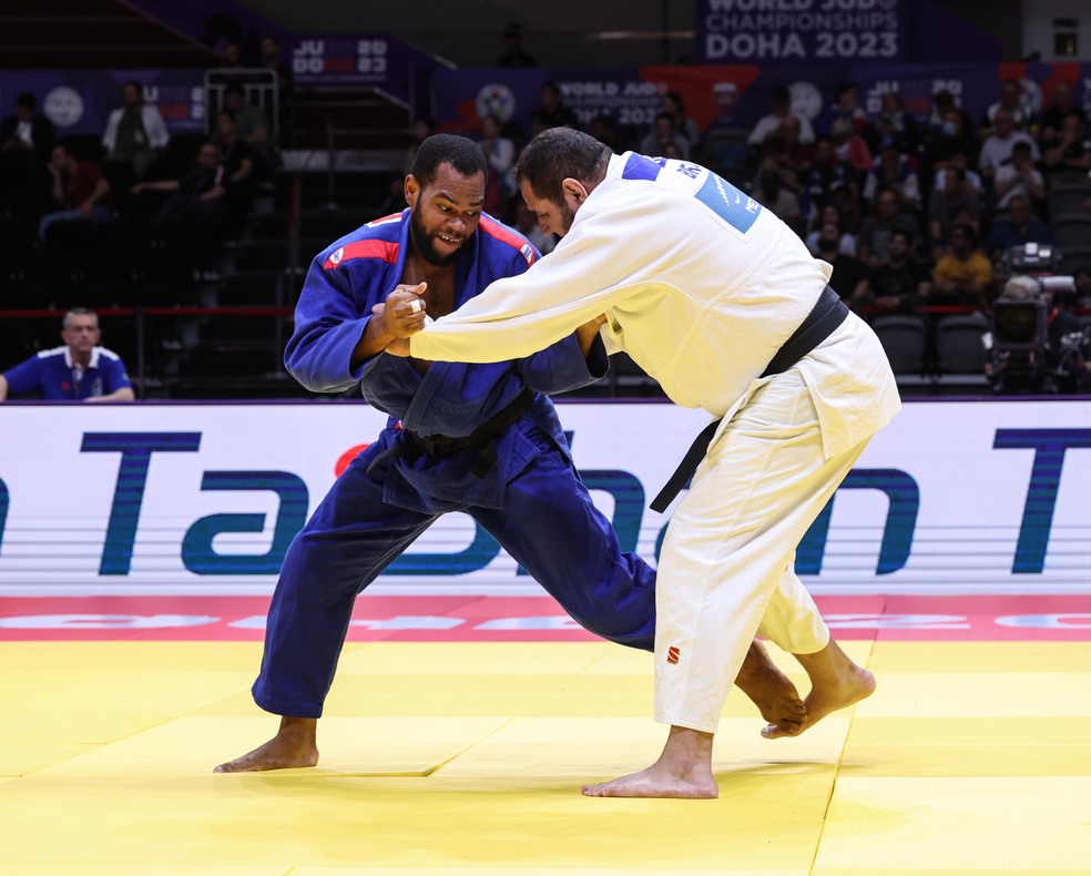 Rafael Silva durante repescagem no Mundial de judô em Doha — Foto: IJF/Feliciantonio Emanuele