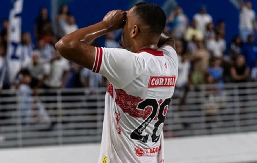 Mikael comemora gol do CRB contra o CSA — Foto: Francisco Cedrim/ASCOM CRB