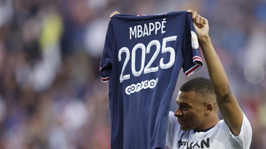 Mbappé abre mãoaposta 10 futebol americanomaisaposta 10 futebol americanoR$ 1 bilhão ao trocar PSG pelo Real Madrid