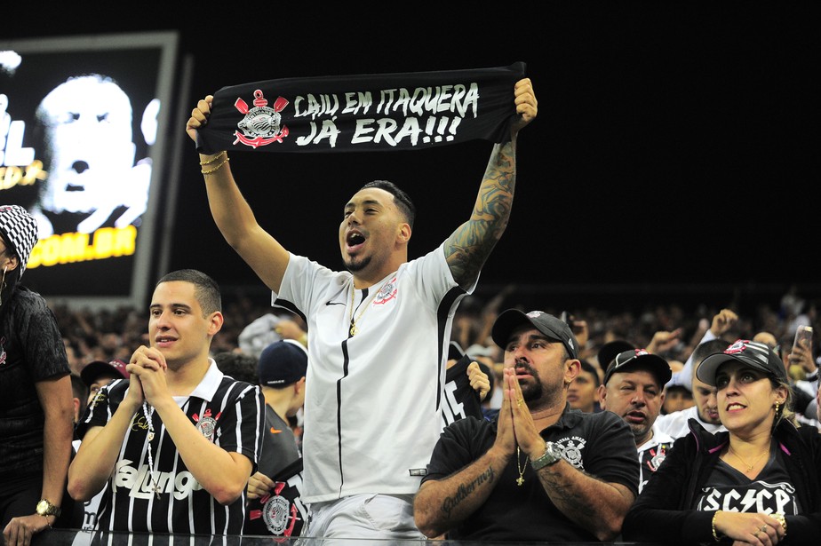 Flamenguistas ironizam Corinthians, e parte da Fiel se enfurece com empate