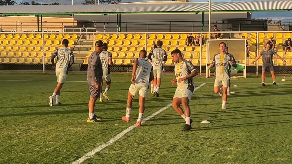 Elenco de volta ao CT do Mirassol