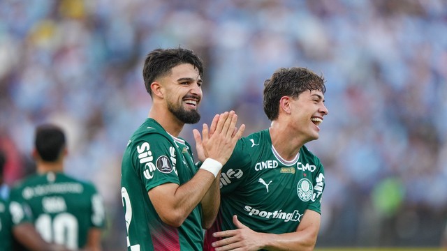 Flaco López comemora gol do Palmeiras contra o Sporting Cristal