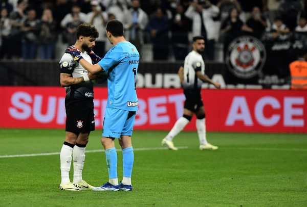 Árbitro comete equívoco em pênalti a favor do Corinthians contra o Grêmio