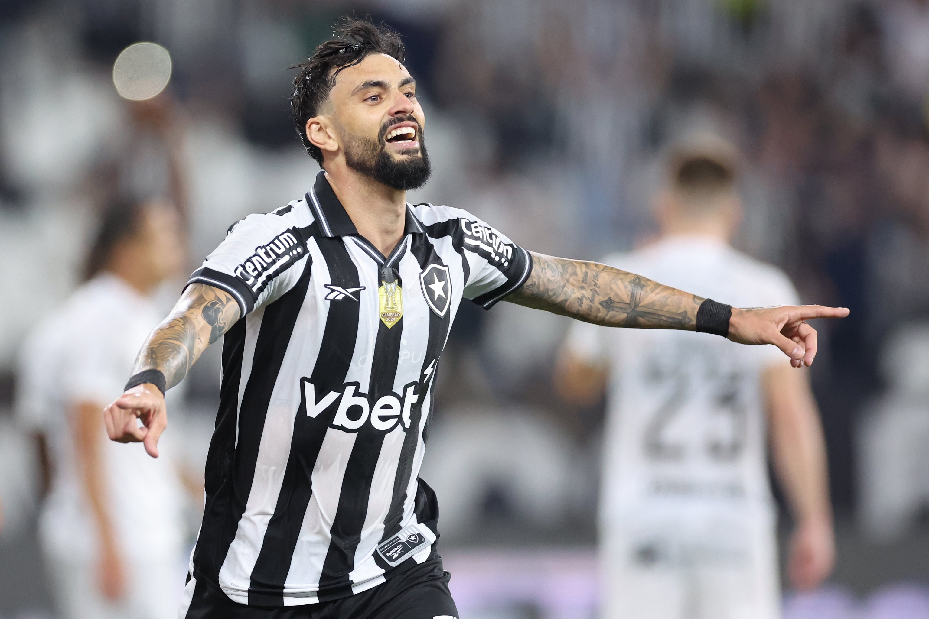 E o Mastriani? Contratado com aval de Renato Paiva, atacante perde espaço no Botafogo