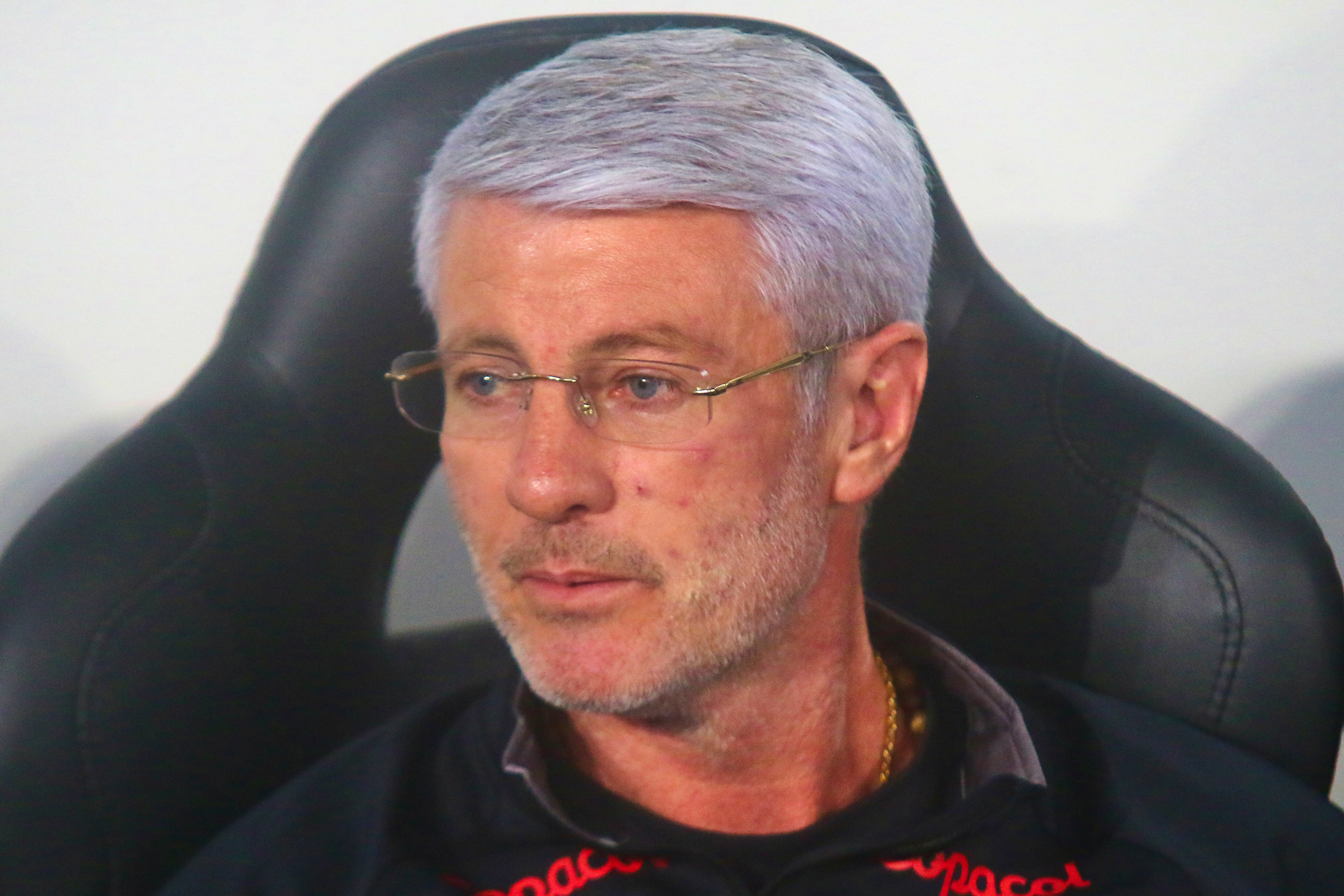 Odair banca permanência de Viveros no Athletico: "Podem oferecer o dinheiro que quiserem"