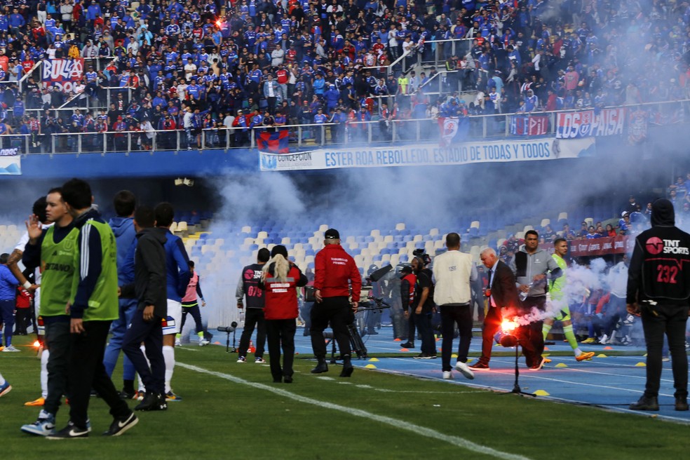 O que aconteceu no jogo Universidade Católica e Universidad do Chile?