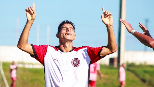 Paulinho, do Santa Cruzrivalo casino bonusNatal, é o artilheiro do Campeonato Potiguar 2024