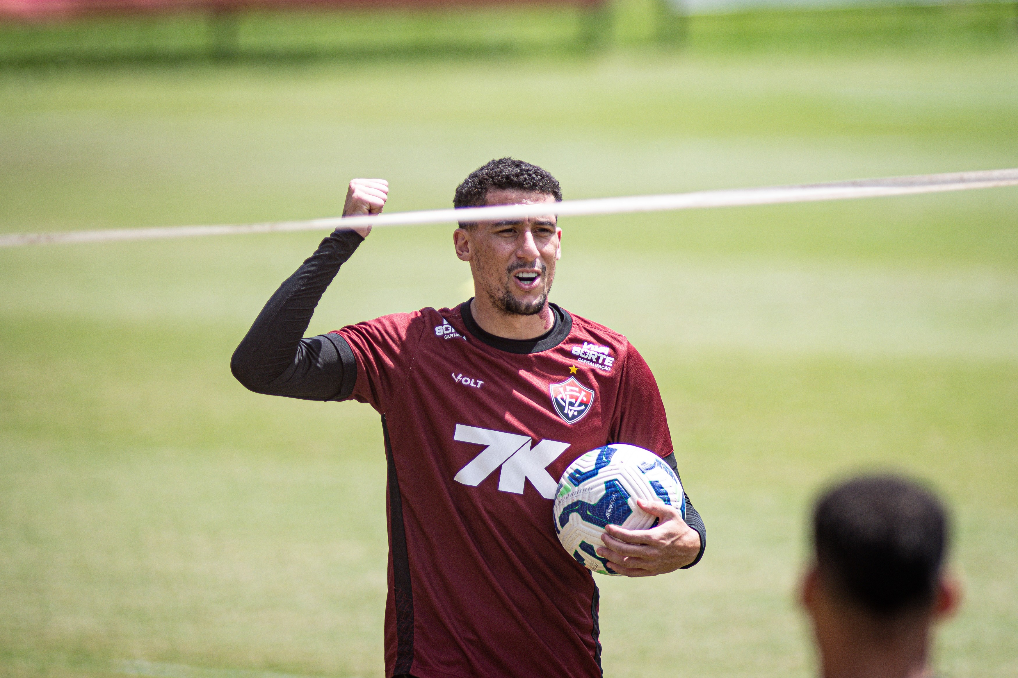 Baralhas é desfalque do Vitória nas finais contra o Fortaleza | Ge