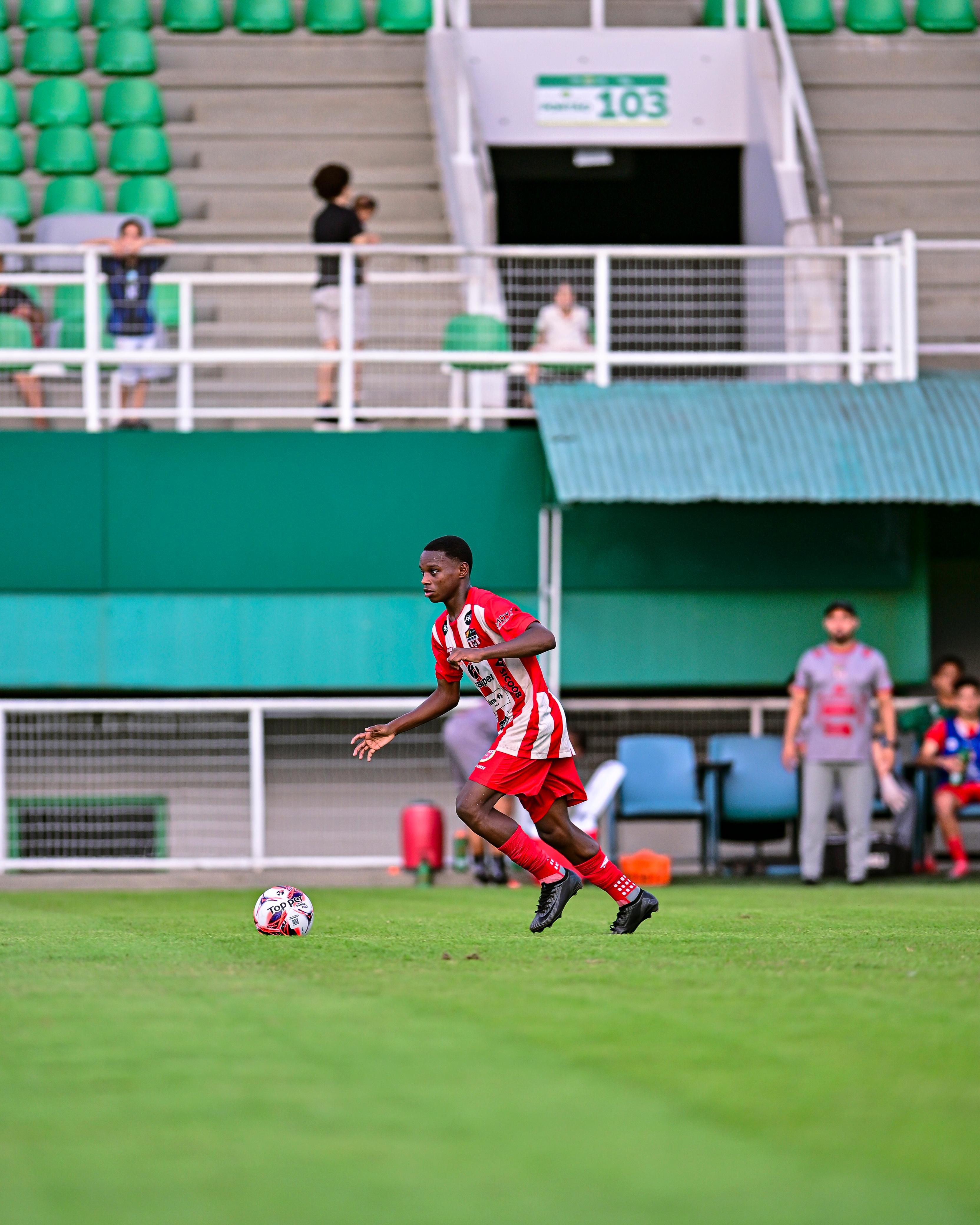Santa Cruz-AC negocia artilheiro do Acreano Sub-17 com clube da Série B do Brasileiro