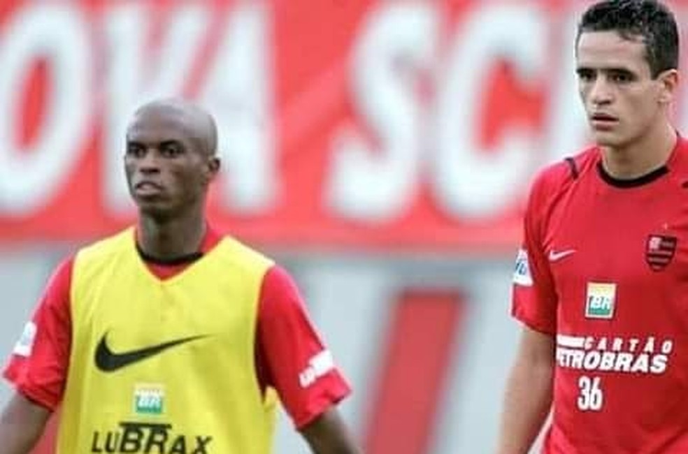 Paulinho ao lado de Renato Augusto em treino no Flamengo — Foto: Arquivo Pessoal