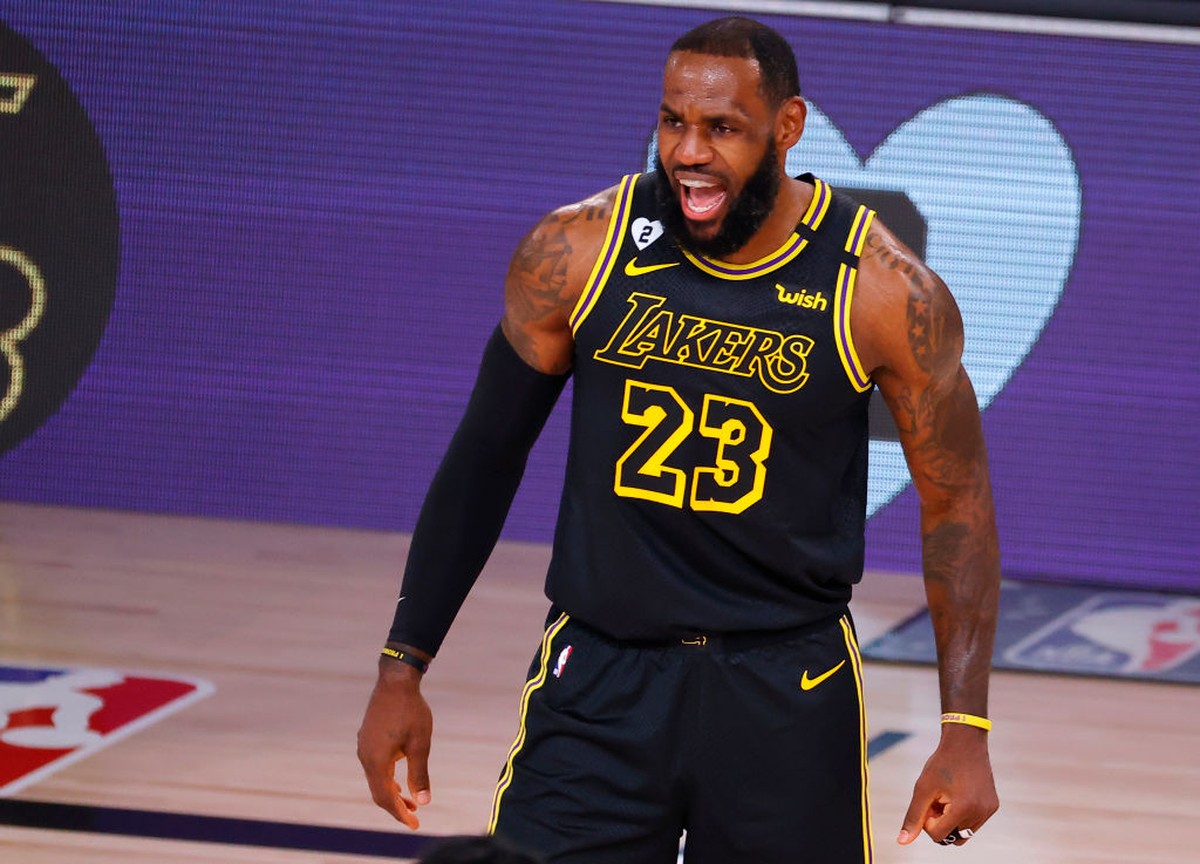 Lakers usarão uniforme que homenageia Kobe em jogo que pode dar o