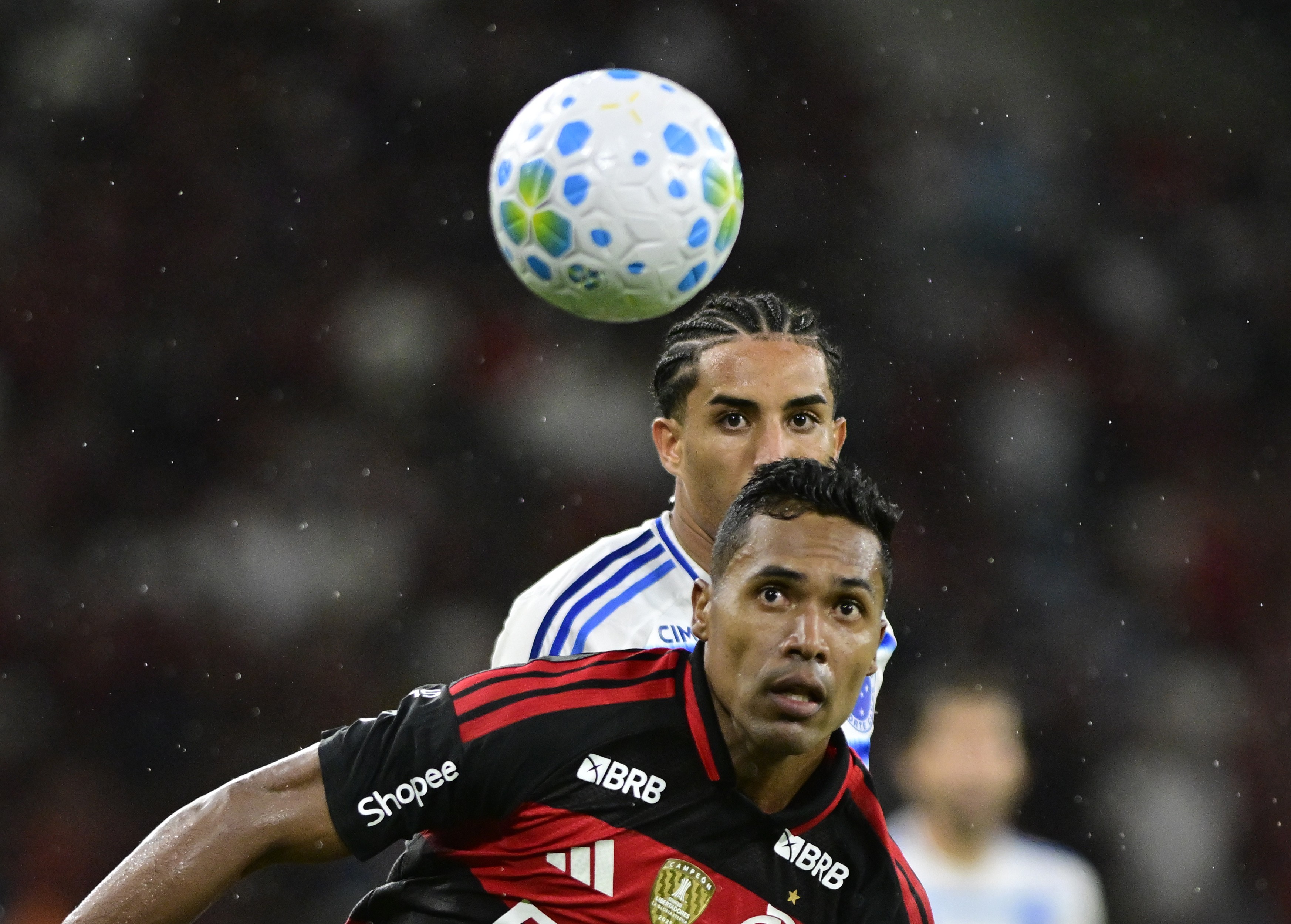 Flamengo e Alex Sandro iniciam conversas para renovação de contrato | Ge