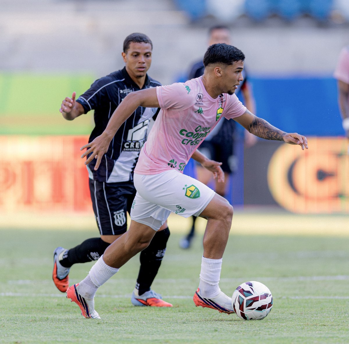 Aos 19 anos, David Miguel pondera titularidade no Cuiabá e reforça luta pelo acesso