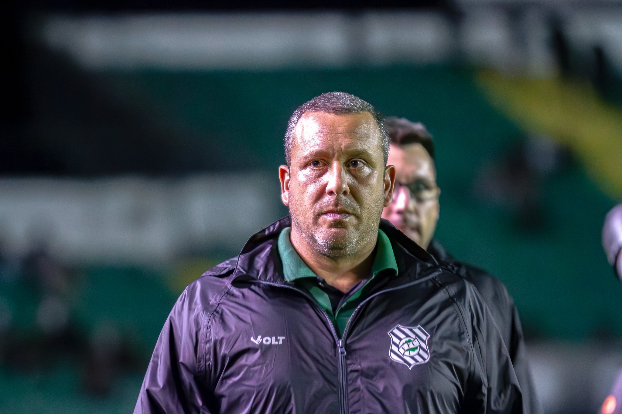 "Não vou ser avaliado como com salário atrasado ou em dia", diz Raul Cabral sobre atrasos no Figueirense
