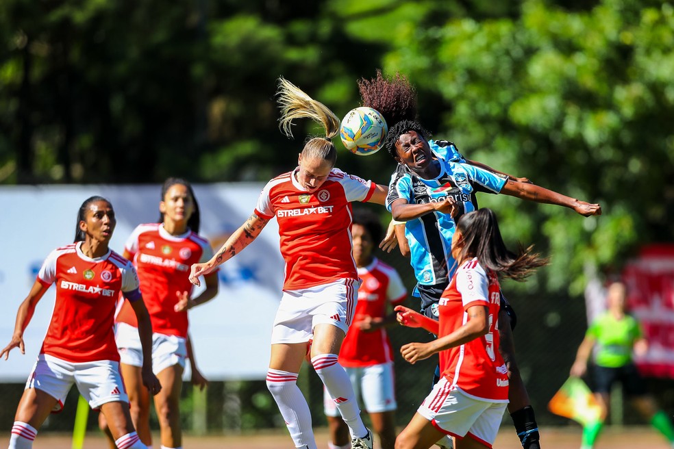 Isa Haas e Brito no Gre-Nal do Gauchão Feminino — Foto: Guilherme Testa/Grêmio