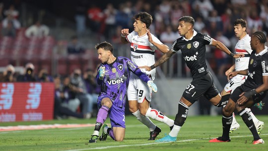 Com revés para o São Paulo, Botafogo iguala pior número de derrotas da era SAF - Marca é a mesma de 2022, mas tende a ser superada