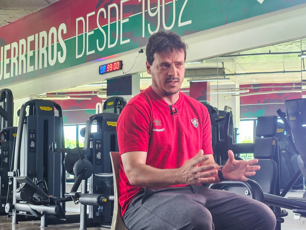 Fernando Diniz em entrevista exclusiva no CT Carlos Castilho — Foto: Marcello Neves/ge.globo