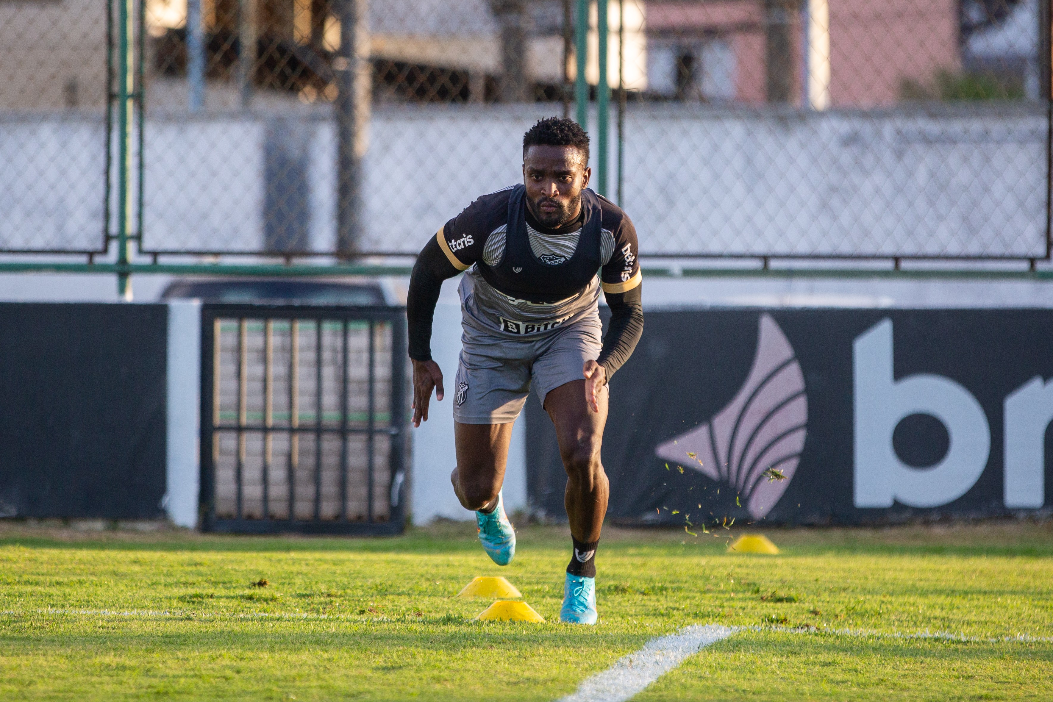 GloboEsporte.com > Futebol > Palmeiras - NOTÍCIAS - Roque Júnior faz  trabalho especial em Atibaia para melhorar o entrosamento