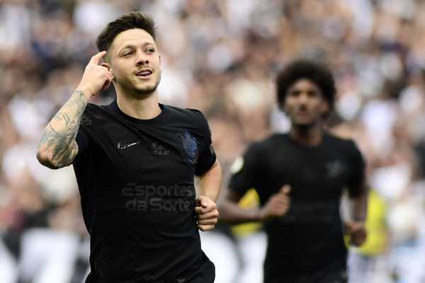 Garro destaca desempenho contra o Vasco e celebra arrancada do Corinthians
