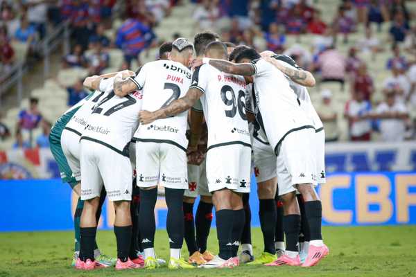 Por vaga na Libertadores, Vasco busca feito alcançado somente duas vezes no Brasileirão; entenda