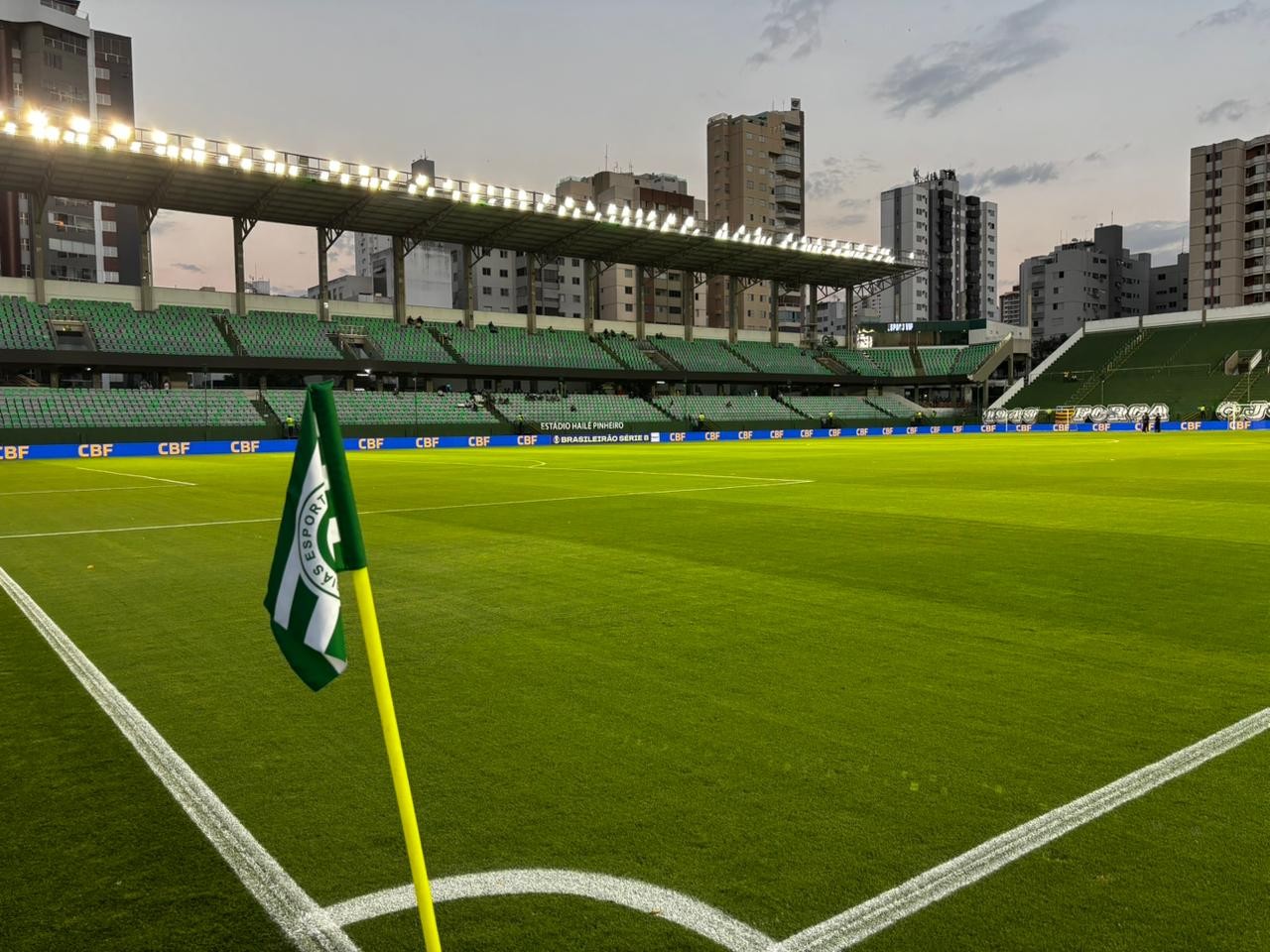Goiás x Atlético-GO: onde assistir ao vivo, horário e escalações