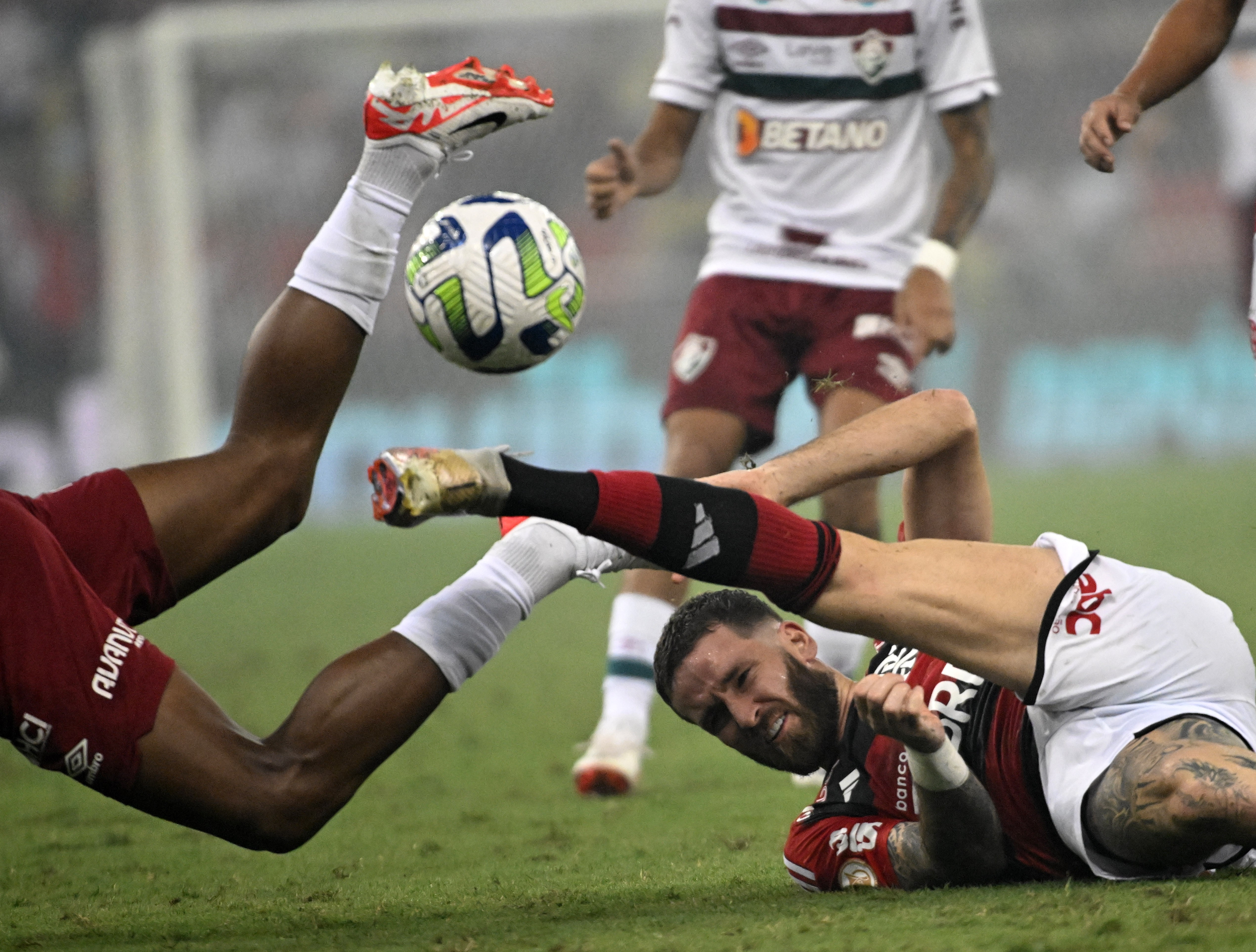 Quantos pontos o Flamengo já perdeu no Brasileirão no segundo tempo dos ...