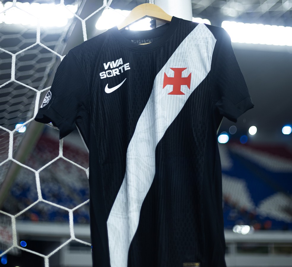 Vasco ultrapassa 100 dias sem patrocinador master na camisa � Foto: Matheus Lima/Vasco