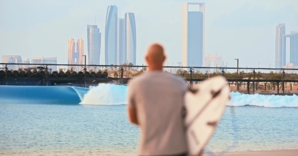 Kelly Slater divulga 1ª imagem da super piscina de ondas em Abu Dhabi — Foto: Reprodução