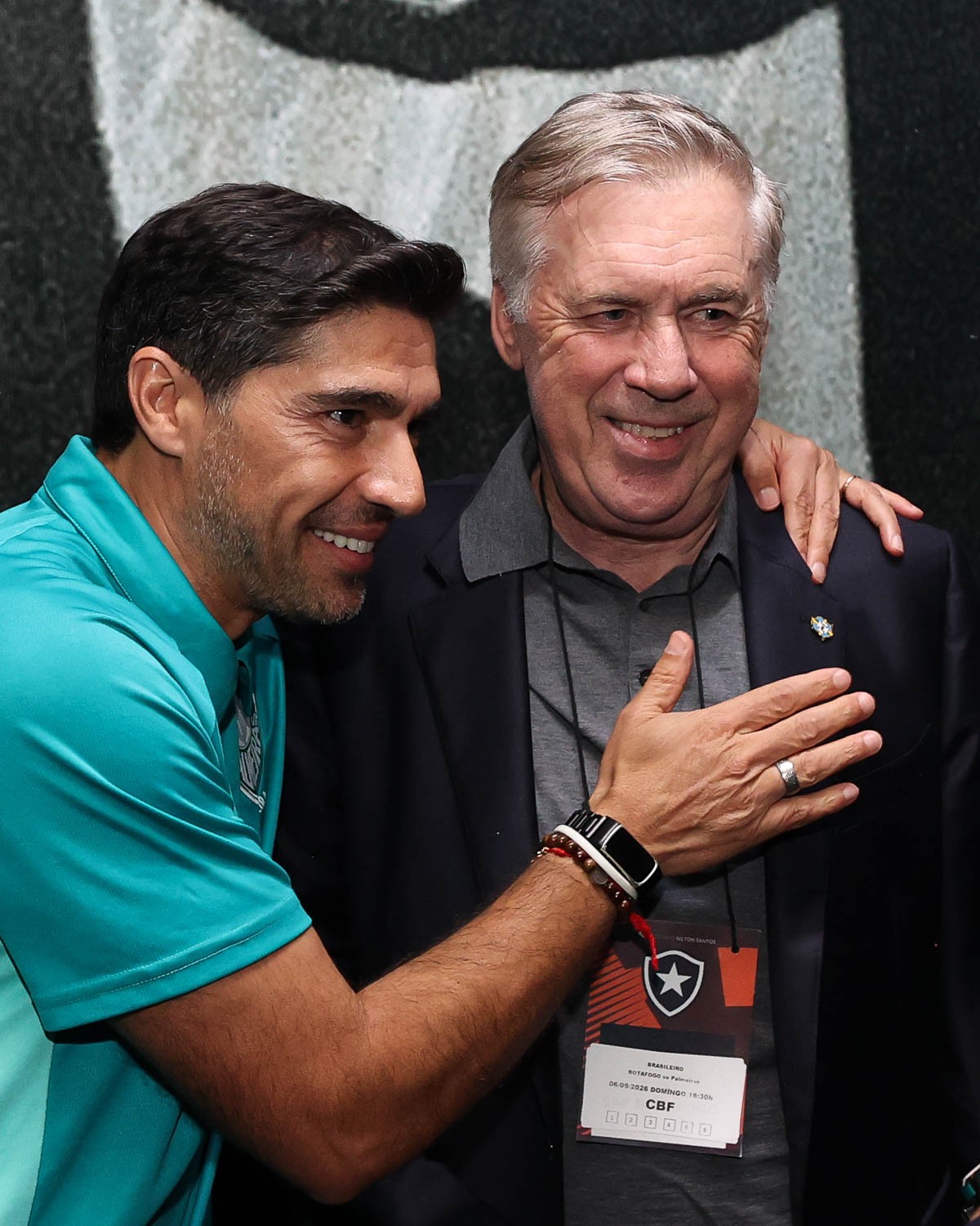 Ancelotti assiste a Botafogo x Palmeiras no estádio em semana de convocação da Seleção