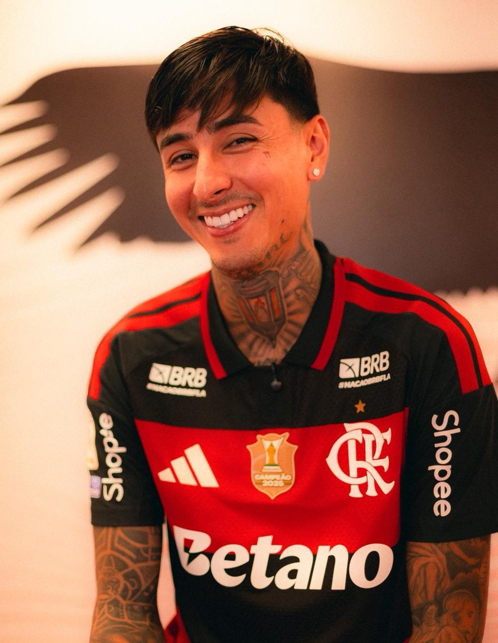 Pulgar renovou contrato com o Flamengo � Foto: Adriano Fontes / Flamengo