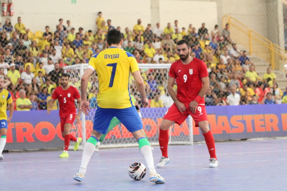 Brasil e Irã se enfrentaram pela final da Copa das Nações de futsal, em Sorocaba — Foto: Danilo Camargo