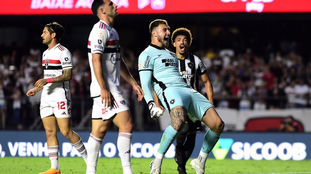 São Paulo x Botafogo: Lucas Perri comemora defesa