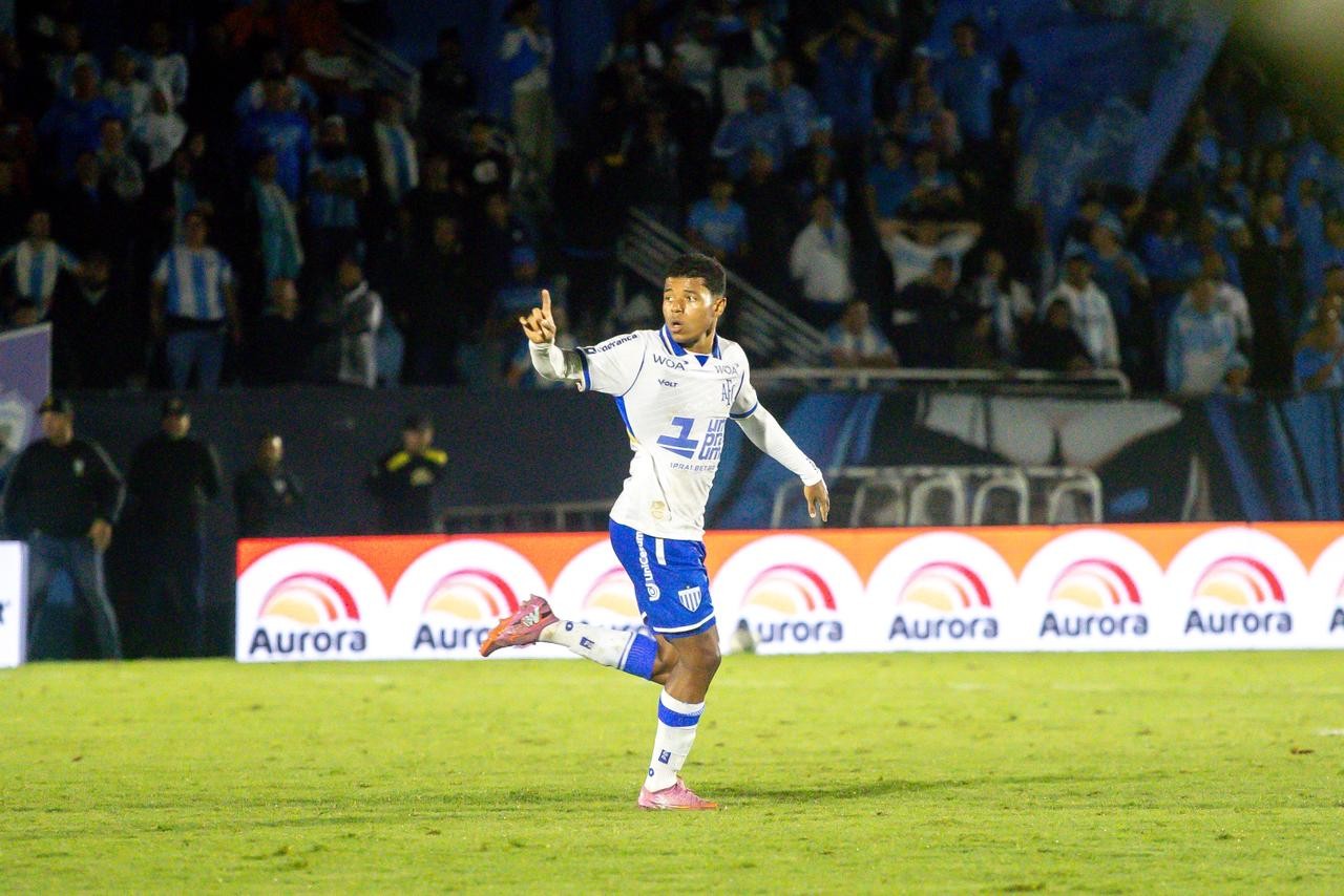 Lazio monitora joia do Avaí e prepara investida por atacante da Série B