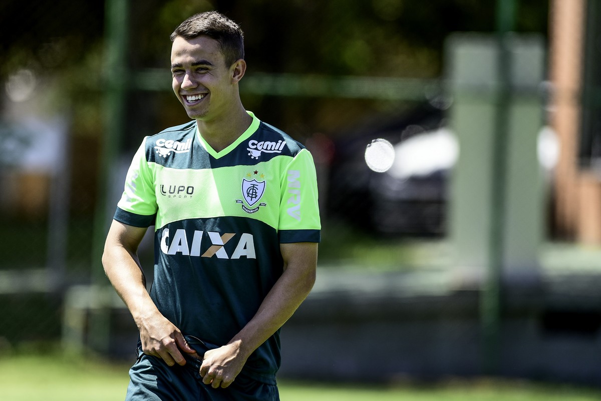 América Mg Anuncia Prorrogação De Contrato Do Volante Zé Ricardo
