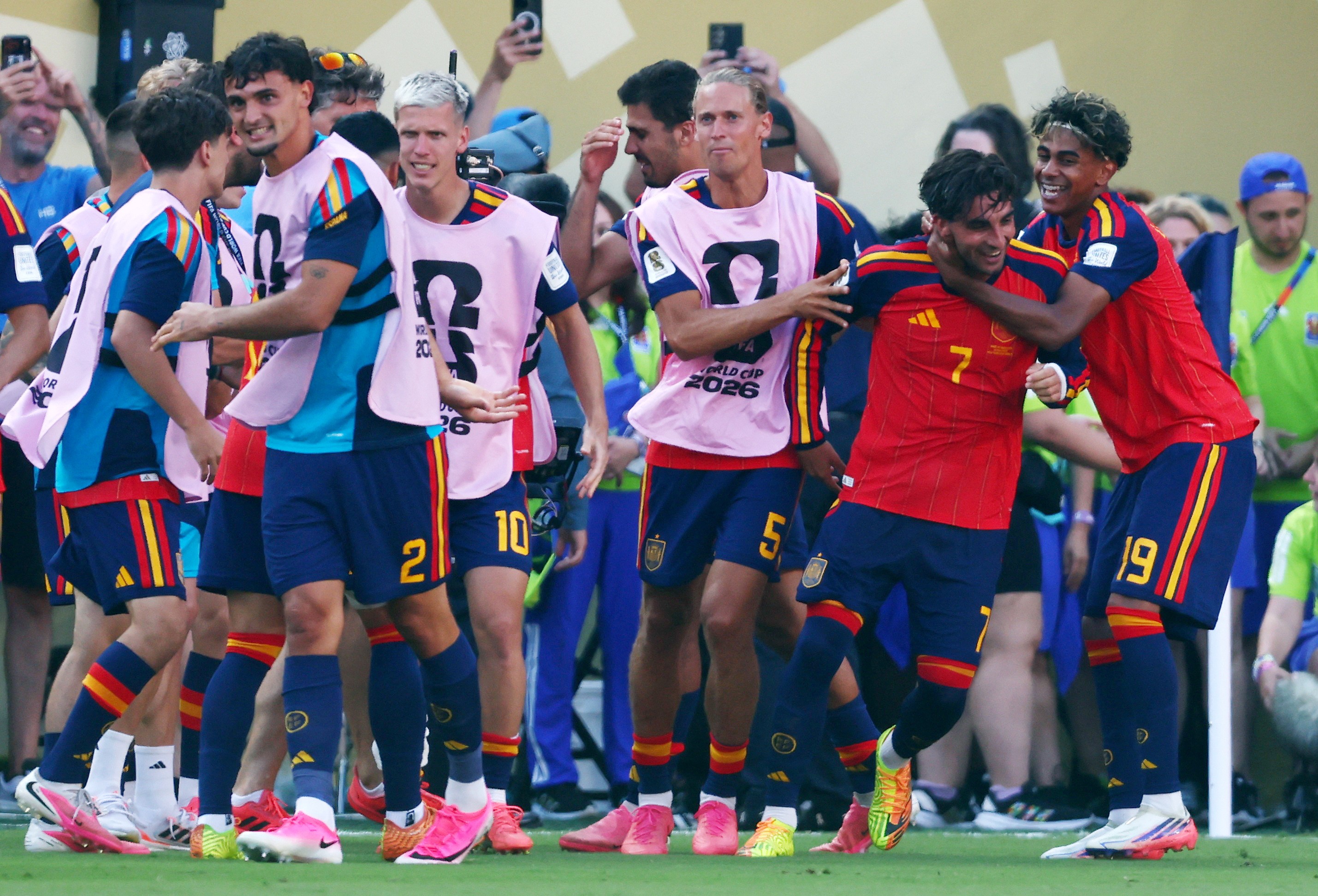 Ranking da Fifa: Espanha é campeã e assume liderança; veja sobe e desce durante a Copa do Mundo