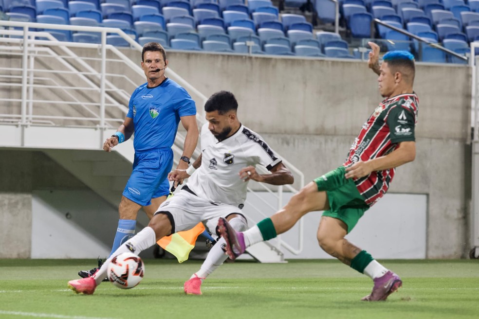 Matheus Rocha fez a assistência para o gol de Emanuel — Foto: Rennê Carvalho/ABC