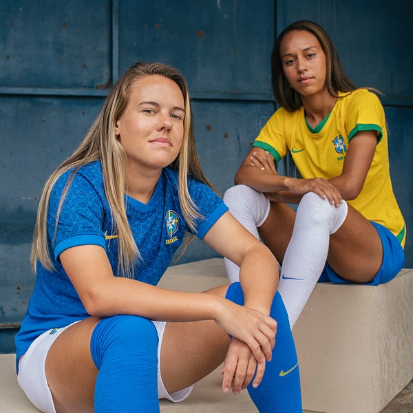 B9  Novo uniforme da Seleção Brasileira Feminina não tem mais as estrelas  de conquistas do time masculino • B9