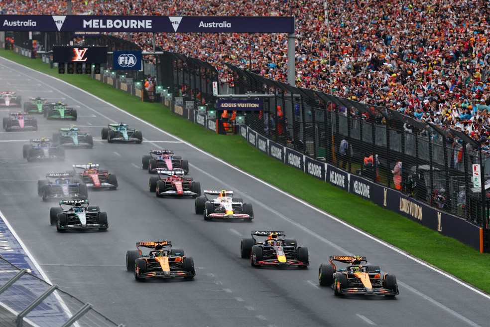 Largada do GP da Austrália de Fórmula 1 — Foto: Clive Rose/Getty Images