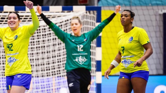 Brasil atropela a Ucrânia na estreia do Mundial de handebol feminino