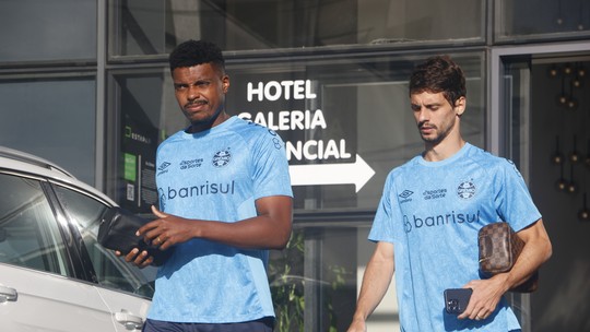 Grêmio tenta antecipar estreia de Rodrigo Caio e integra reforços para zaga aos treinos em Curitiba