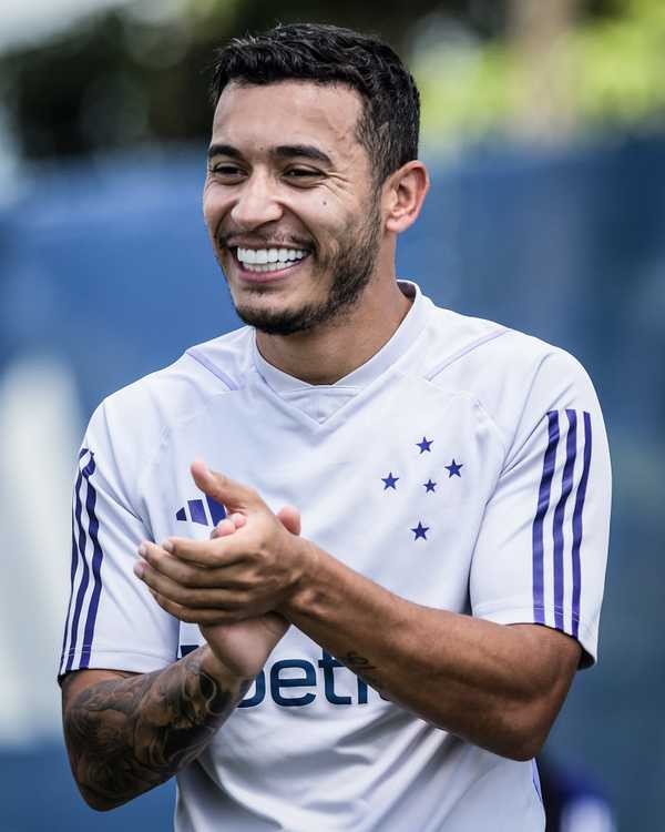 Novidades na escalação do Cruzeiro: William retorna e Seabra ensaia mudanças no time