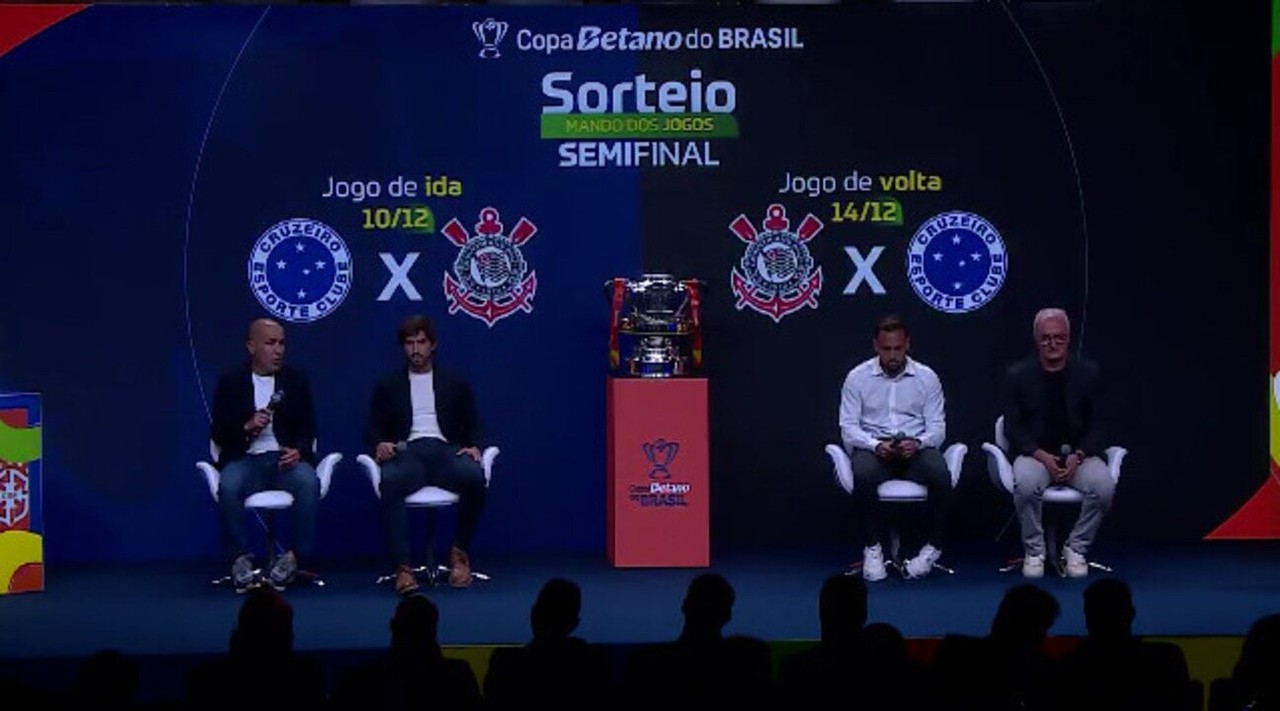 Sinisterra retorna aos treinos e pode reforçar Cruzeiro contra Palmeiras