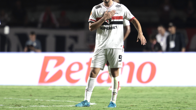 Calleri comemora gol do São Paulo contra o Mirassol