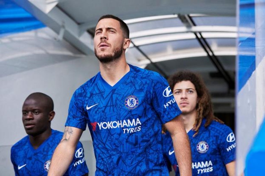 Chelsea homenageia Stamford Bridge em novo uniforme para proxima temporada futebol ingles ge