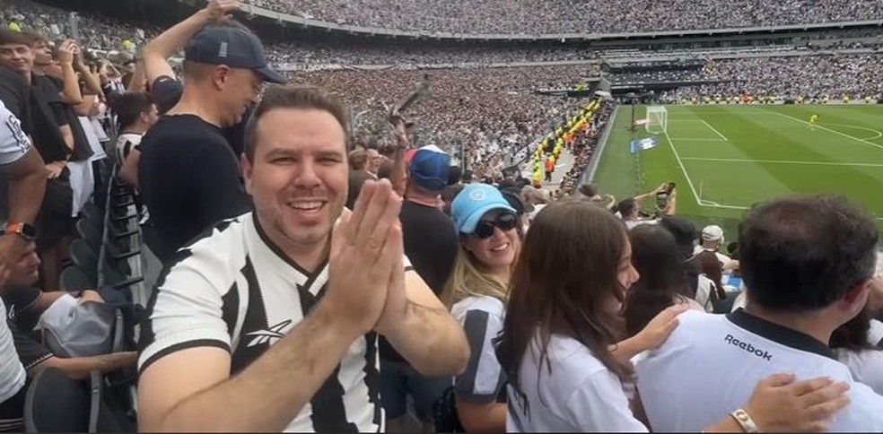 Torcedor José Henrique Machado em Atlético-MG 1 x 3 Botafogo, na final da Libertadores 2024 — Foto: Arquivo pessoal