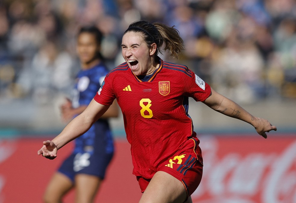 Mariona Caldentey comemora o primeiro gol da Espanha sobre a Holanda nas quartas de final — Foto: Amanda Perobelli
