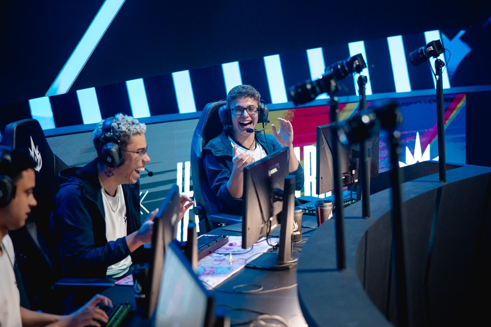 Makes, da Liberty, comemora vitória no 1º Split do CBLOL 2024 — Foto: Bruno Alvares/Riot Games