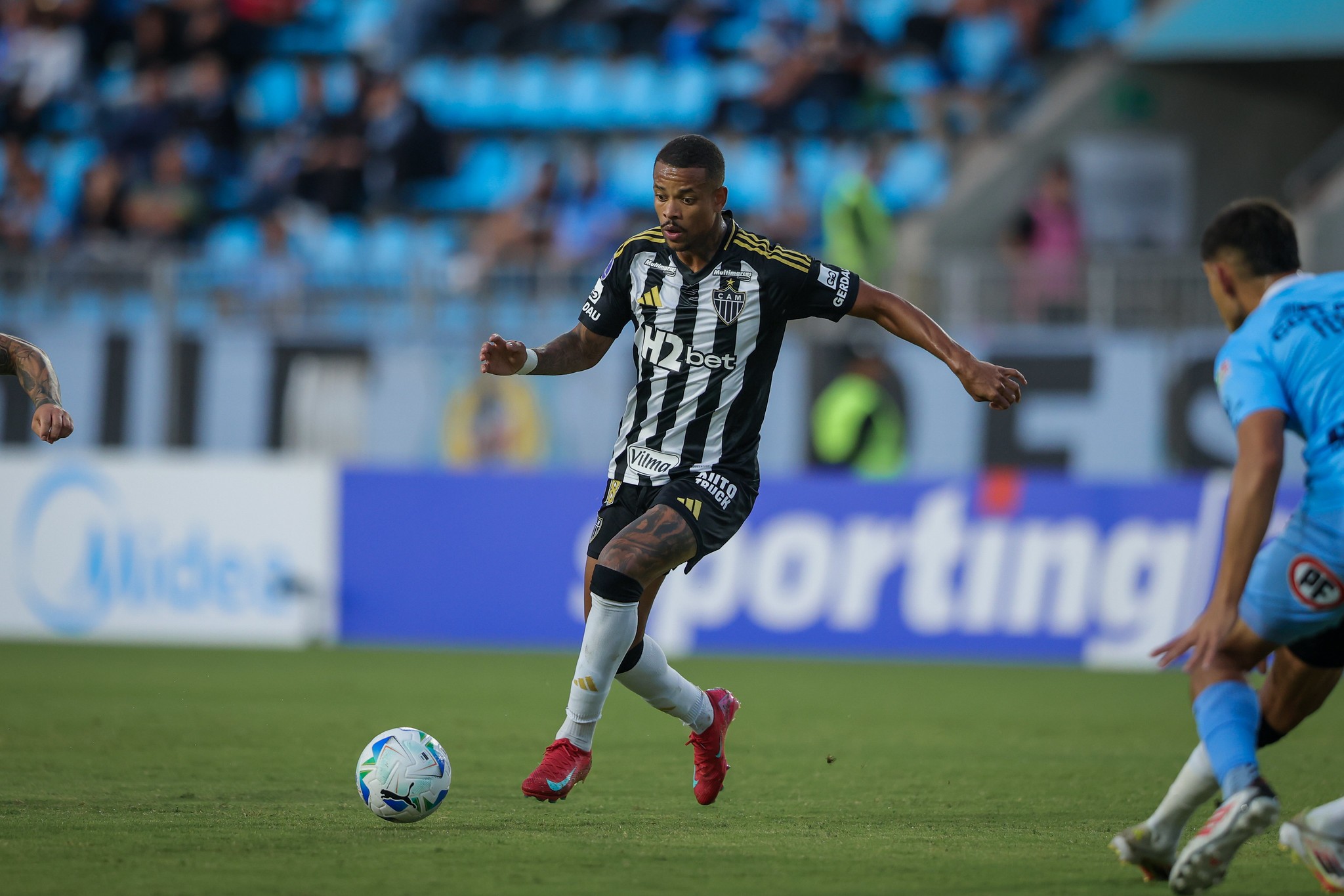 Grêmio recupera elegibilidade para registrar reforços e sai da lista do transfer ban da Fifa